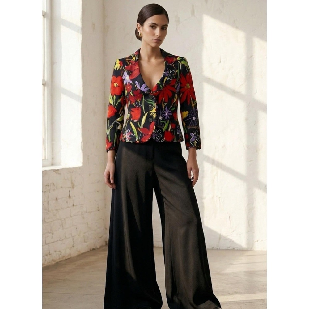 Carlisle, VTG 90s Black Floral Blazer, Short Scalloped Hem - Picture 2 of 9